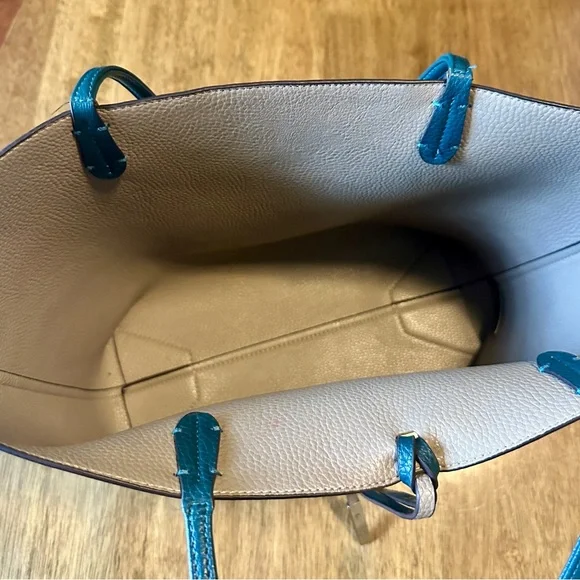 REMI & REID Departure Tote - Picture 2 of 3